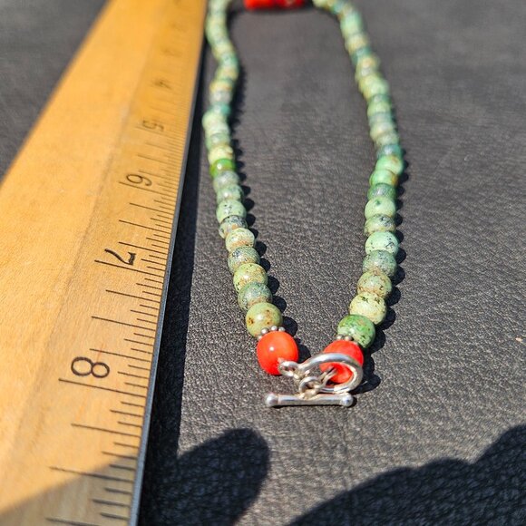 Green Turquoise and Silver Beaded Necklace - Picture 2 of 6